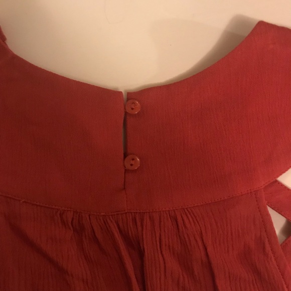 Market & Spruce Penila Cutout Textured top - Picture 6 of 6